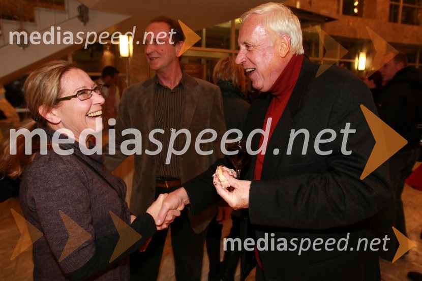 Mira Lampe Vujičić, igralka in Jernej NovakKaj je resnica, premiera predstave v SNG Nova Gorica