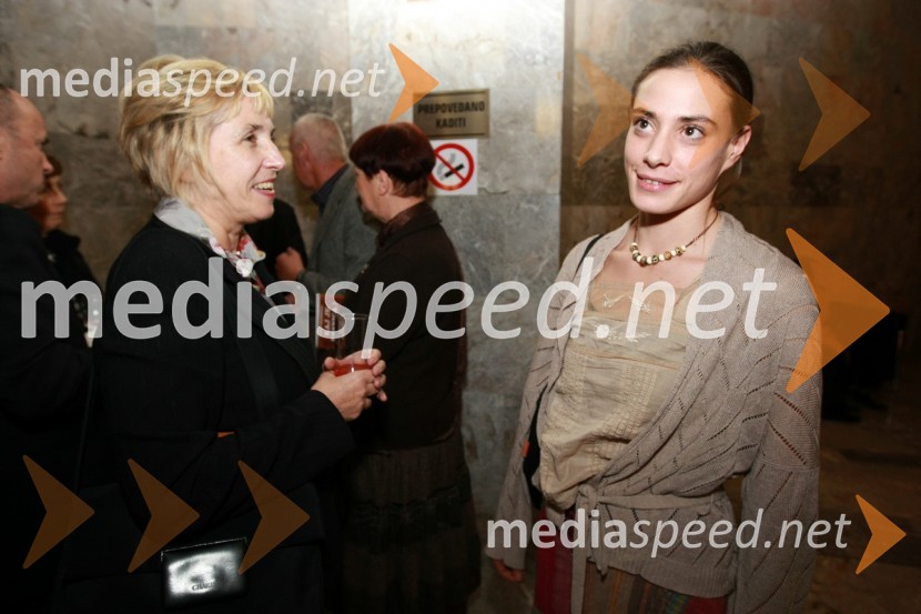 Katarina Podbevšek, lektorica in Medea Novak, igralkaKaj je resnica, premiera predstave v SNG Nova Gorica
