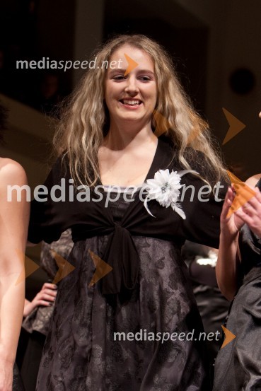 Mateja Lisjak, mlada modna oblikovalkaI know you want me-young fresh creative, modna revija