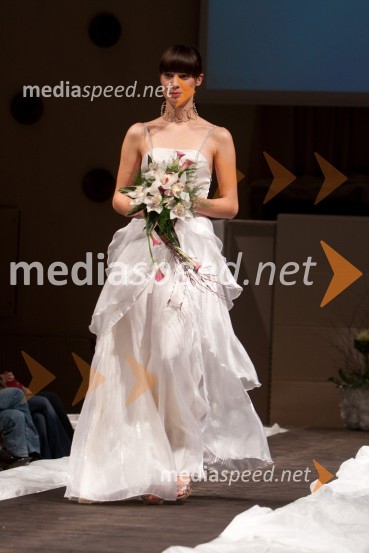 ModelI know you want me-young fresh creative, modna revija