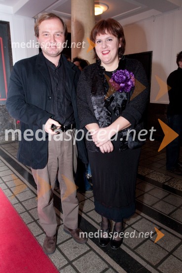 Tomaž Toporišič, dramaturg in Uršula Cetinski, direktorica Slovenskega mladinskega gledališčaPeklenska pomaranča, premiera v Slovenskem mladinskem gledališču