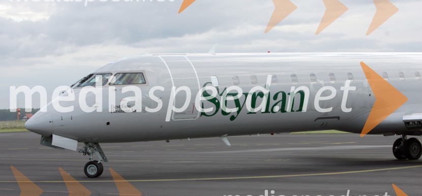 Letalo Bombardier Canadair Regional Jet 700 (CRJ 700)Novo letalo družbe Styrian Spirit