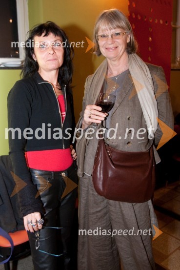 Nataša Zavolovšek, direktorica Exodos-a in Nataša Kelhar, kulturna menedžerkaPeklenska pomaranča, premiera v Slovenskem mladinskem gledališču