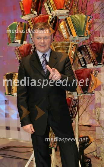 Boris Kopitar, voditeljSlovenska polka in valček