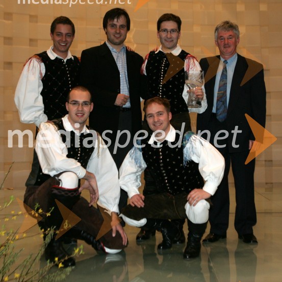 Ansambel Storžič, na sredi Mirko ŠlibarSlovenska polka in valček