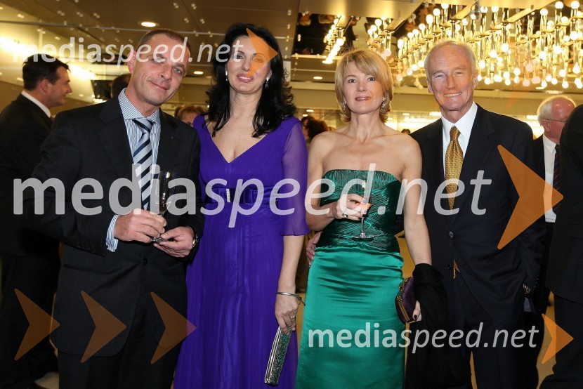 Marko Aron Kos, Biljana Weber, generalna direktorica IBM Slovenija, Nevenka Črešnar Pergar, lastnica in direktorica podjetja NP Consulting ter Janez Pergar, predsednik upravnega odbora podjetja Kompas d.d.17. Manager koncert