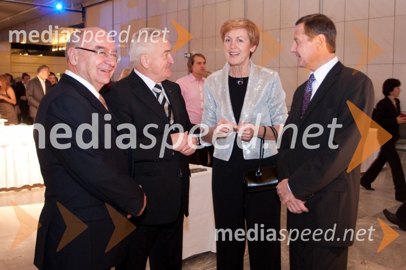	Mitja Rotovnik, direktor Cankarjevega doma, Borut Miklavčič, minister za zdravje in Cvetka Selšek, predsednica uprave SKB s soprogom17. Manager koncert