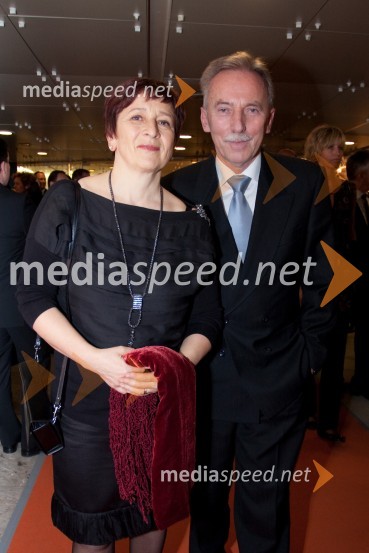 	 Dr. France Arhar, predsednik uprave UniCredit Bank s soprogo17. Manager koncert