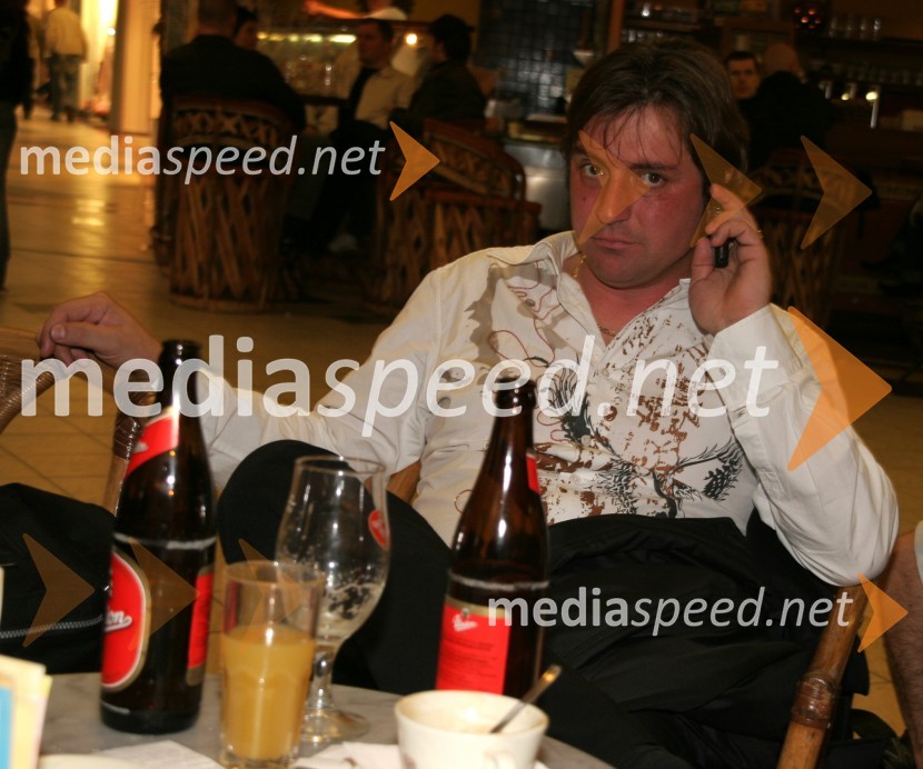 Samir Kobler, pevec, imitator ElvisaModna revija spodnjega perila Cotonella