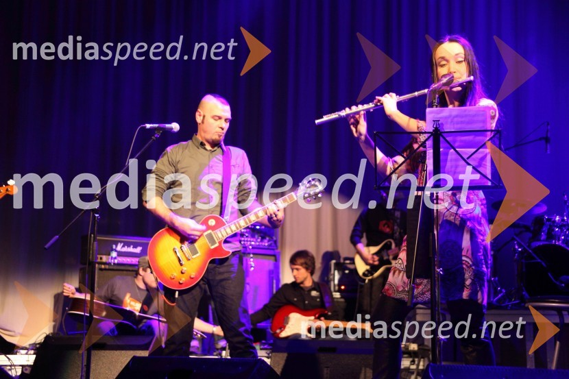 Tomi Meglič, pevec skupine Siddharta in Tinkara Kovač, pevkaVal 202, Ime leta 2009