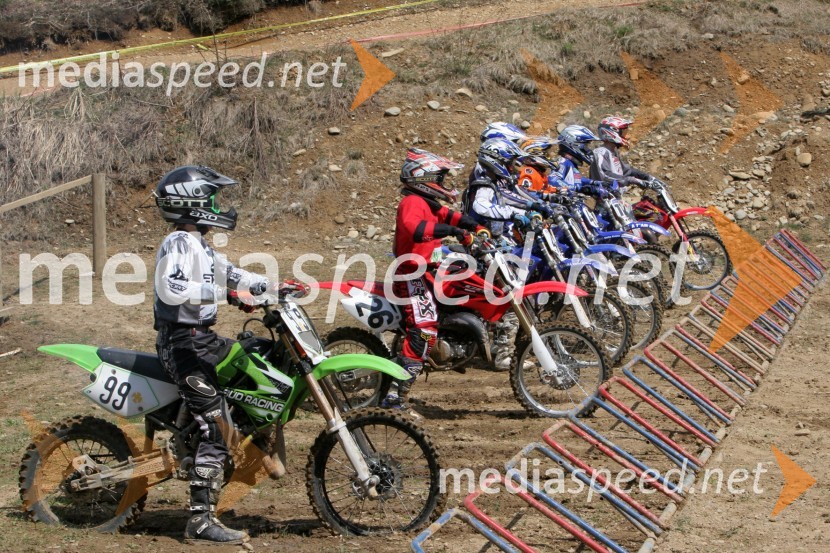 Štart v razredu do 85 ccm (člani)MOTOKROS, 2. dirka za DP, Slovenj Gradec
