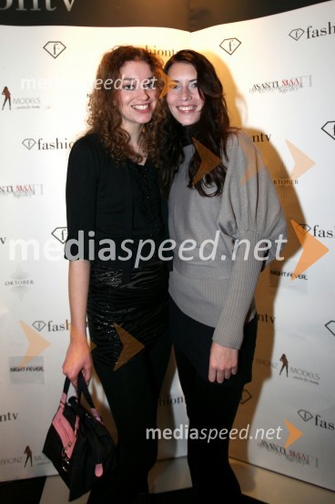 Petra Šorn in Eva Krizmanič, manekenkiFashion TV, prednovoletna zabava