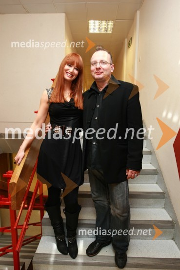 Aynee (Simona Černetič), pevka in Andrea FlegoSlovenski avto leta 2010