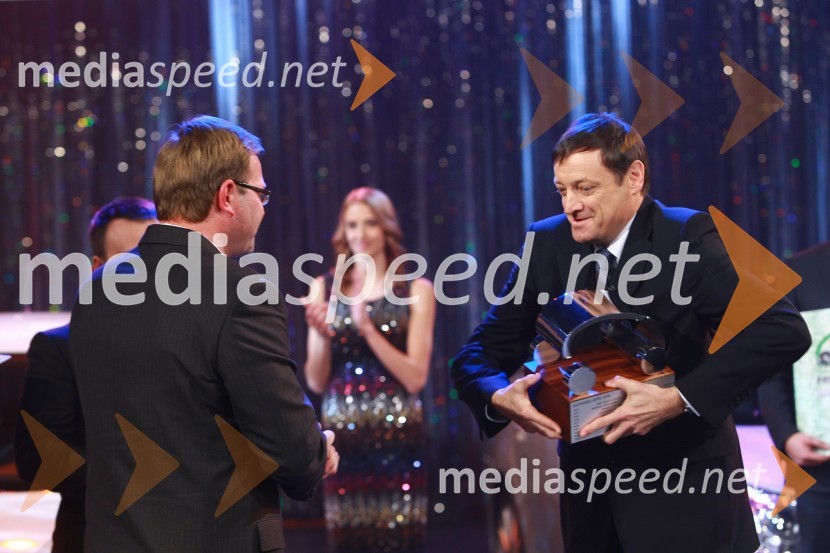 Marko Škriba, vodja znamke Volkswagen v Sloveniji in France Kmetič, urednik Moto revijeSlovenski avto leta 2010