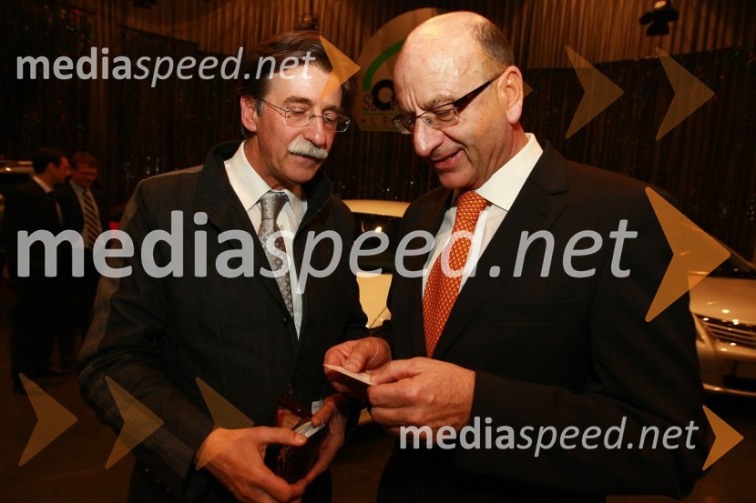 Jožko Čuk, v.d. direktorja Slovenskega narodnega gledališča (SNG) Nova Gorica in Heinz Slesak, generalni direktor Porsche SlovenijaSlovenski avto leta 2010