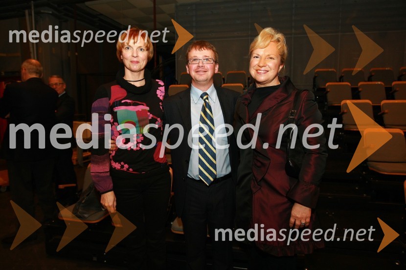 Polona Rozman Mencinger, PR Manager GM Southeast Europe,  Damijan Vuk, direktor podjetja Avto Triglav d.o.o. in Sabrina Pečelin, vodja odnosov z javnostmi Porsche Slovenija, d.o.o.Slovenski avto leta 2010