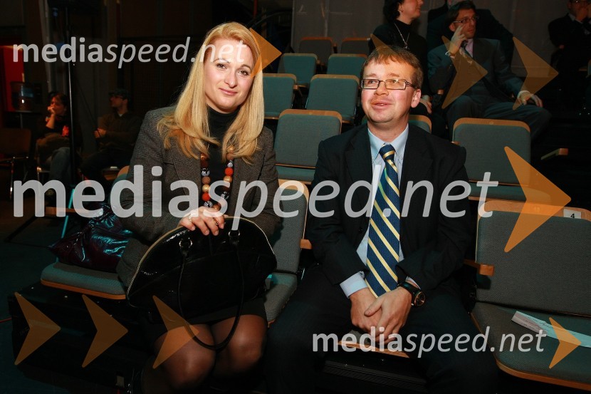 ... in Damijan Vuk, direktor podjetja Avto Triglav d.o.o.Slovenski avto leta 2010