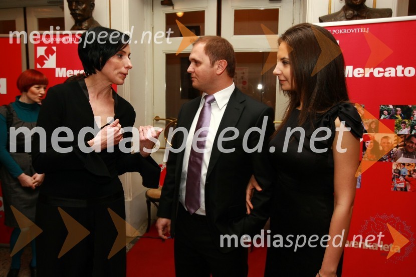 Melita Berzelak, glavna urednica revije Jana, Matej Raščan, direktor in lastnik podjetja Rašica Point d.o.o. ter podjetja Delo revije, d.d. in Marija Pandrc, izvršna direktorica podjetja RašicaSlovenka leta 2009 je ... Katarina Kresal