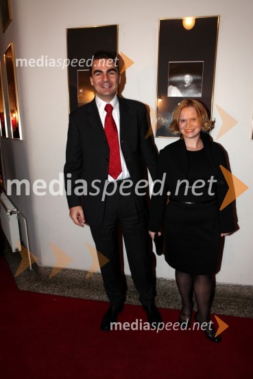 Danilo Tomšič, direktor področja prodaja in marketing v podjetju Mobitel in soproga Andreja Šuštaršič TomšičSlovenka leta 2009 je ... Katarina Kresal