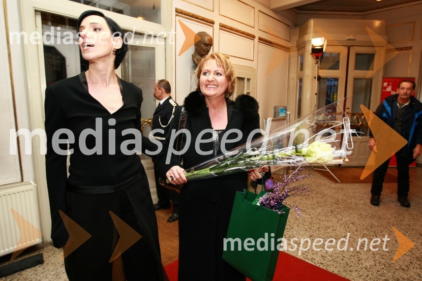 Melita Berzelak, glavna urednica revije Jana ter Elda Viler, pevka in kandidatka za naziv Slovenka leta 2009Slovenka leta 2009 je ... Katarina Kresal