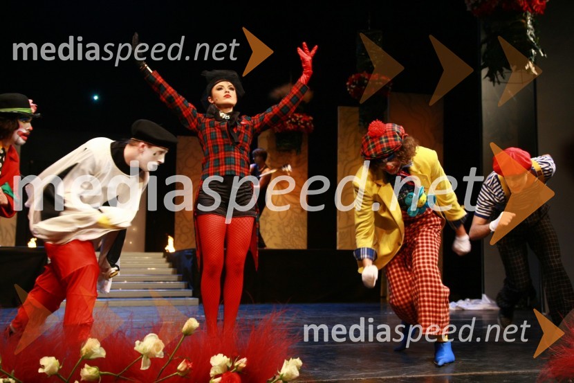 Maja Martina Merljak, povezovalka prireditveSlovenka leta 2009 je ... Katarina Kresal