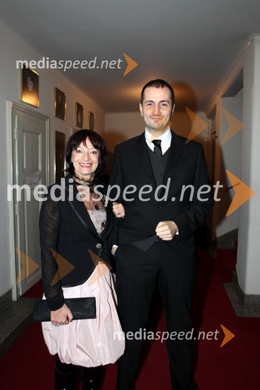 Manca Košir, publicistka in njen spremljevalec dr. Urban Kordež, filozofSlovenka leta 2009 je ... Katarina Kresal