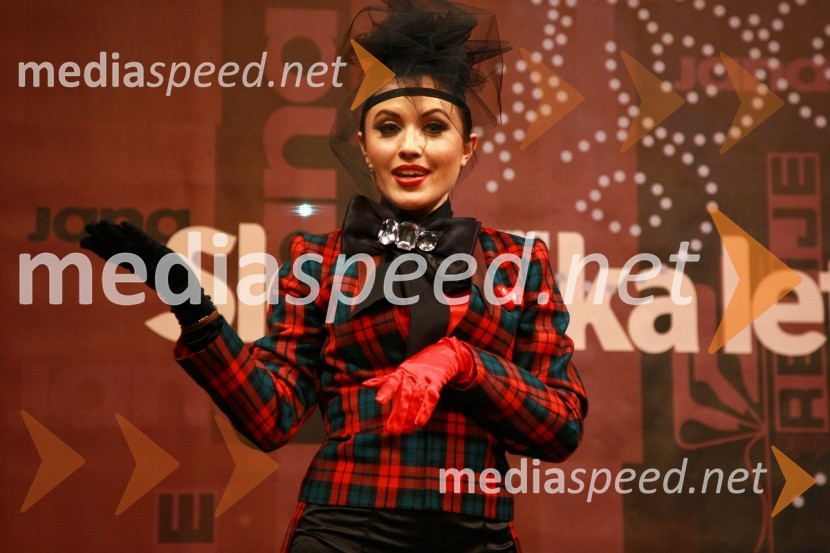 Maja Martina Merljak, povezovalka prireditveSlovenka leta 2009 je ... Katarina Kresal