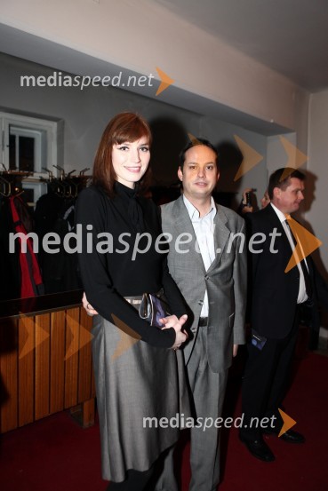 Nataša Pinoza, miss Universe Slovenije 2006 in njen fant Mario MurnSlovenka leta 2009 je ... Katarina Kresal