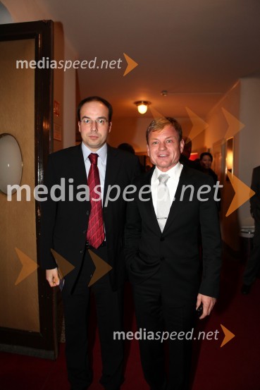 Leo Oblak, predsednik uprave Infonet media, d.d. in Franci Matoz, odvetnikSlovenka leta 2009 je ... Katarina Kresal