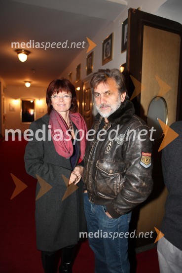 Romana Dobnikar Šeruga, urednica Nedela in Zvone Šeruga, svetovni popotnikSlovenka leta 2009 je ... Katarina Kresal