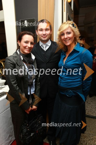 Mojca Majhen, Paidea d.o.o., Anton Majhen, coach in Alenka Bikar, nekdanja atletinjaSlovenka leta 2009 je ... Katarina Kresal