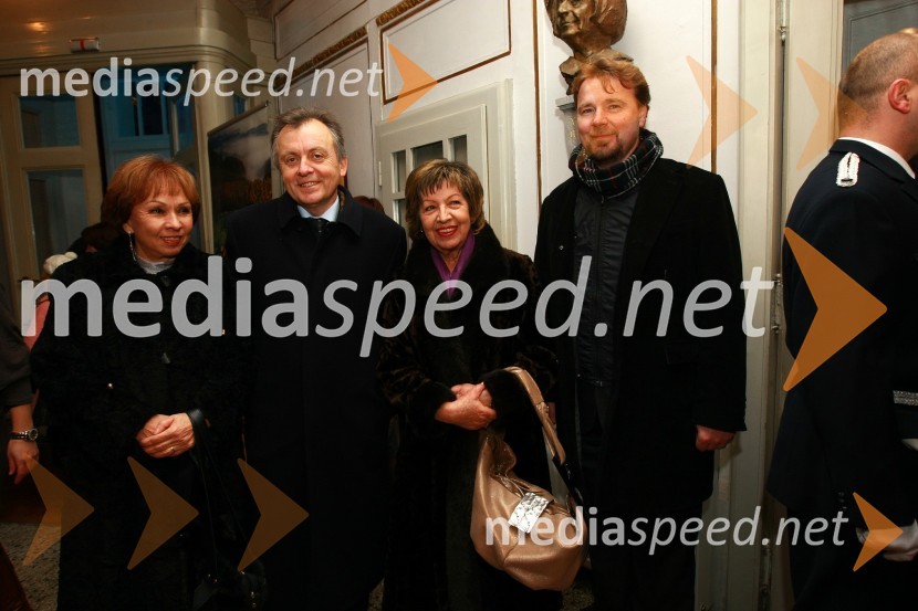 Olga Rems, televizijska voditeljica , Anton Guzej, generalni direktor RTV Slovenija, Nataša Dolenc, nekdanja radijska voditeljica in Jože Možina, direktor TV SlovenijaSlovenka leta 2009 je ... Katarina Kresal