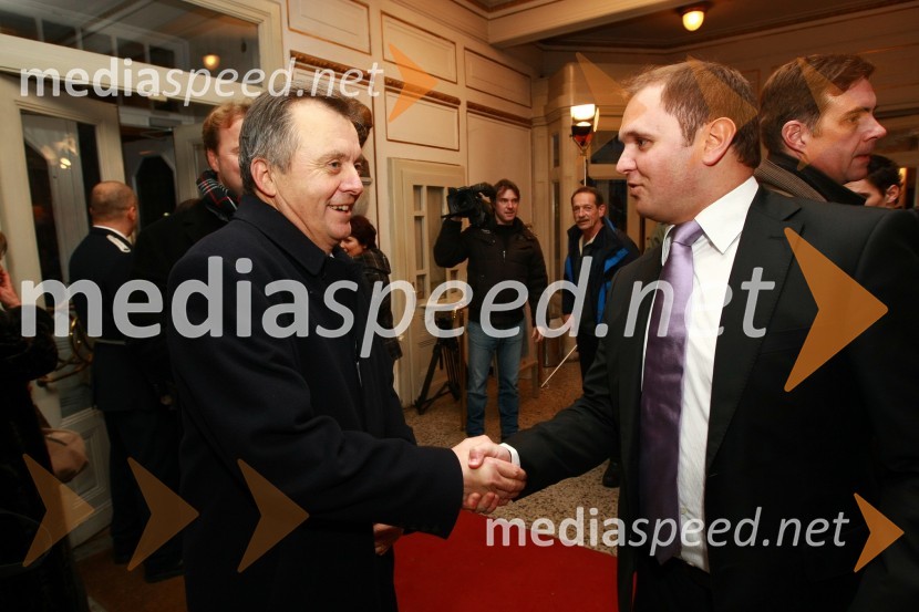 Anton Guzej, generalni direktor RTV Slovenija in Matej Raščan, direktor in lastnik podjetja Rašica Point d.o.o. ter podjetja Delo revije, d.d.Slovenka leta 2009 je ... Katarina Kresal