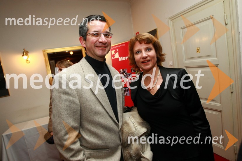 Rajmond Debevec, strelec z malokalibrsko puško in soproga MetkaSlovenka leta 2009 je ... Katarina Kresal