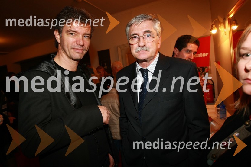 Andrej Stražišar, arhitekt, scenograf in producent ter Petar Radovič, odgovorni urednik razvedrilnega programa TV SlovenijaSlovenka leta 2009 je ... Katarina Kresal