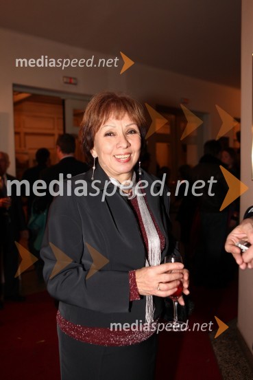 Olga Rems, televizijska voditeljicaSlovenka leta 2009 je ... Katarina Kresal