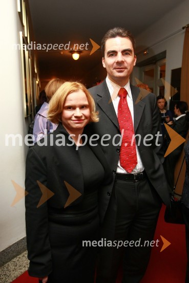 Danilo Tomšič, direktor področja prodaja in marketing v podjetju Mobitel in soproga Andreja Šuštaršič TomšičSlovenka leta 2009 je ... Katarina Kresal