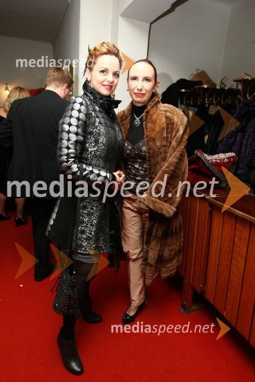 Oriana Girotto, televizijska voditeljica in dr. Katarina S. Wissiak Grm, Naravoslovnotehniška fakulteta Univerze v LjubljaniSlovenka leta 2009 je ... Katarina Kresal