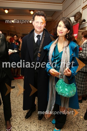 Milan M. Cvikl, generalni sekretar Vlade Republike Slovenije in njegova soproga Jerca Legan Cvikl, antropologinjaSlovenka leta 2009 je ... Katarina Kresal