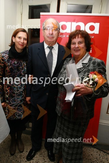 Marija Janež Bizjak, otroška kirurginja in kandidatka za naziv Slovenka leta 2009, njen soprog Igor Bizjak ter hči Urška Bizjak OgrincSlovenka leta 2009 je ... Katarina Kresal