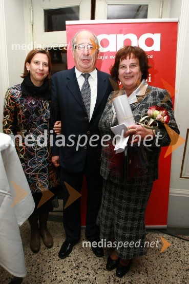 Marija Janež Bizjak, otroška kirurginja in kandidatka za naziv Slovenka leta 2009, njen soprog Igor Bizjak ter hči Urška Bizjak OgrincSlovenka leta 2009 je ... Katarina Kresal