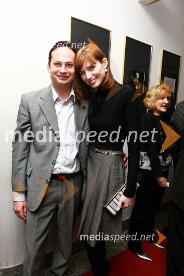 Nataša Pinoza, miss Universe Slovenije 2006 in njen fant Mario MurnSlovenka leta 2009 je ... Katarina Kresal