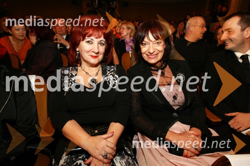 Vlasta Nussdorfer, generalna sekretarka društva Beli obroč in Manca Košir, publicistkaSlovenka leta 2009 je ... Katarina Kresal