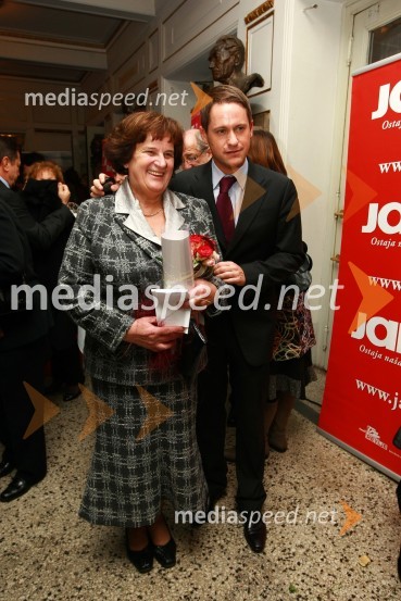 Marija Janež Bizjak, otroška kirurginja in kandidatka za naziv Slovenka leta 2009 ter ...Slovenka leta 2009 je ... Katarina Kresal