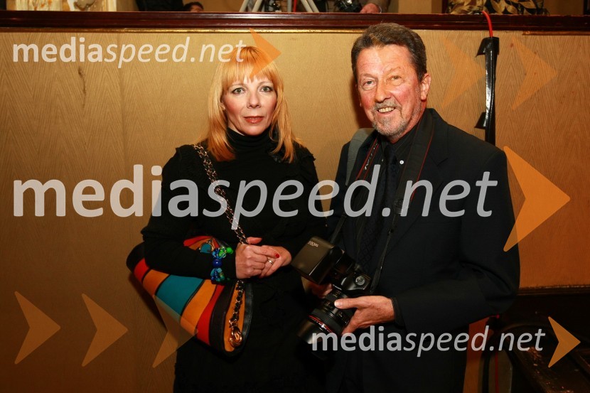 Vlasta Cah Žerovnik, modna novinarka in Stane Jerko, fotografSlovenka leta 2009 je ... Katarina Kresal