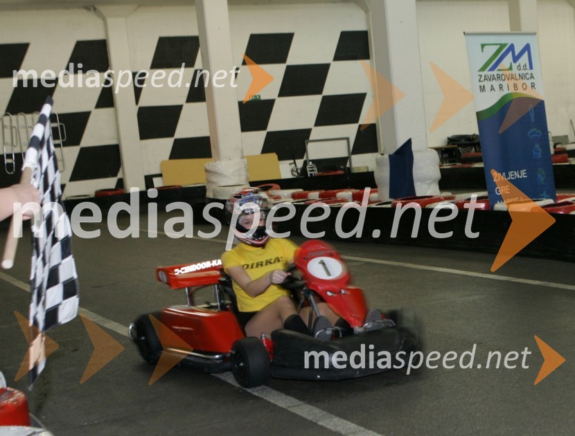 Hostesa med vožnjoDirka!, predstavitev reality show