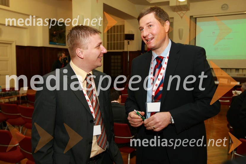 Mag. Dejan Jurkovič, Direkcija RS za investicije v javno železniško infrastrukturo in prof. dr. Drago SeverRIMC 2010