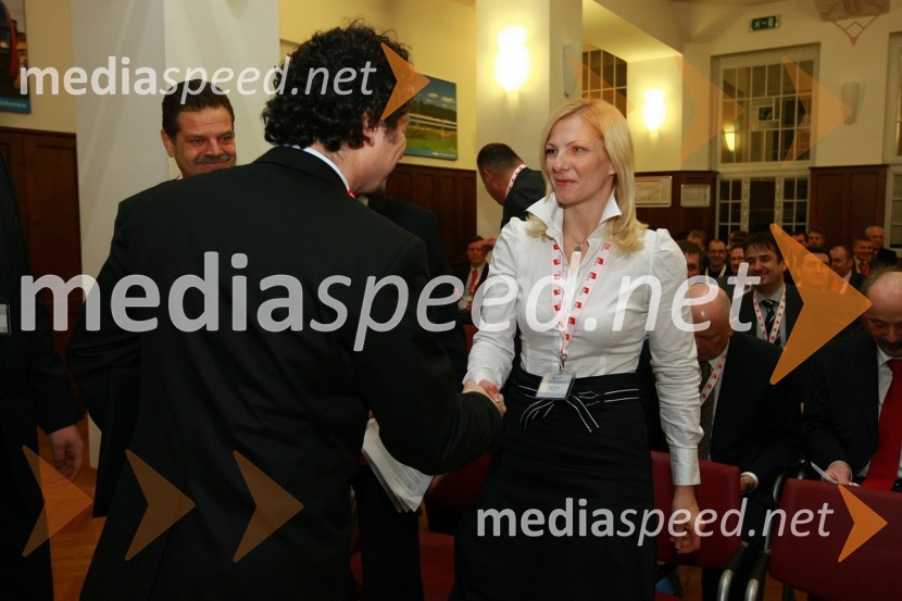 Dr. Patrick Vlačič, minister za promet in Barbara Repovš, vodja korporativnega komuniciranja skupine Primorje d.d.RIMC 2010