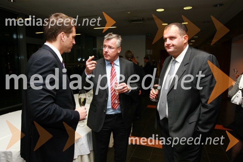 ..., ... in Blaž Miklavčič, predsednik uprave GH Holding d.d.    
 
RIMC 2010