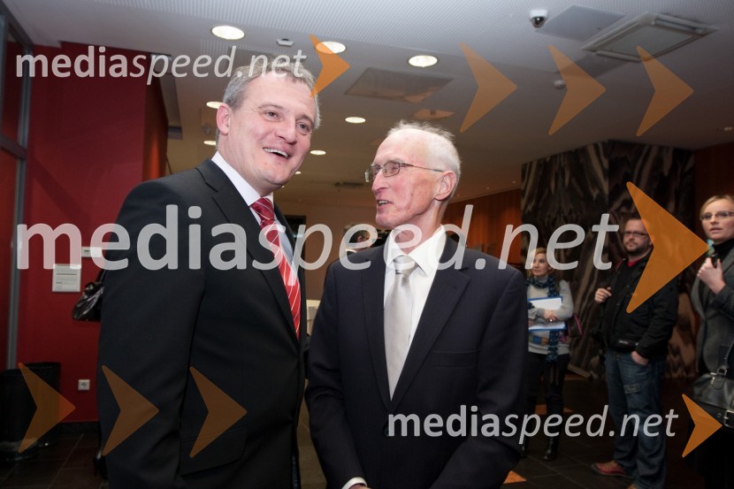 	Aleksander Svetelšek, predsednik Združenja Manager in Milan Matos, nekdanji direktor Mladinske knjige ZaložbeZdruženje Manager, januarsko srečanje in podelitev priznanja za življenjsko delo na področju managementa
